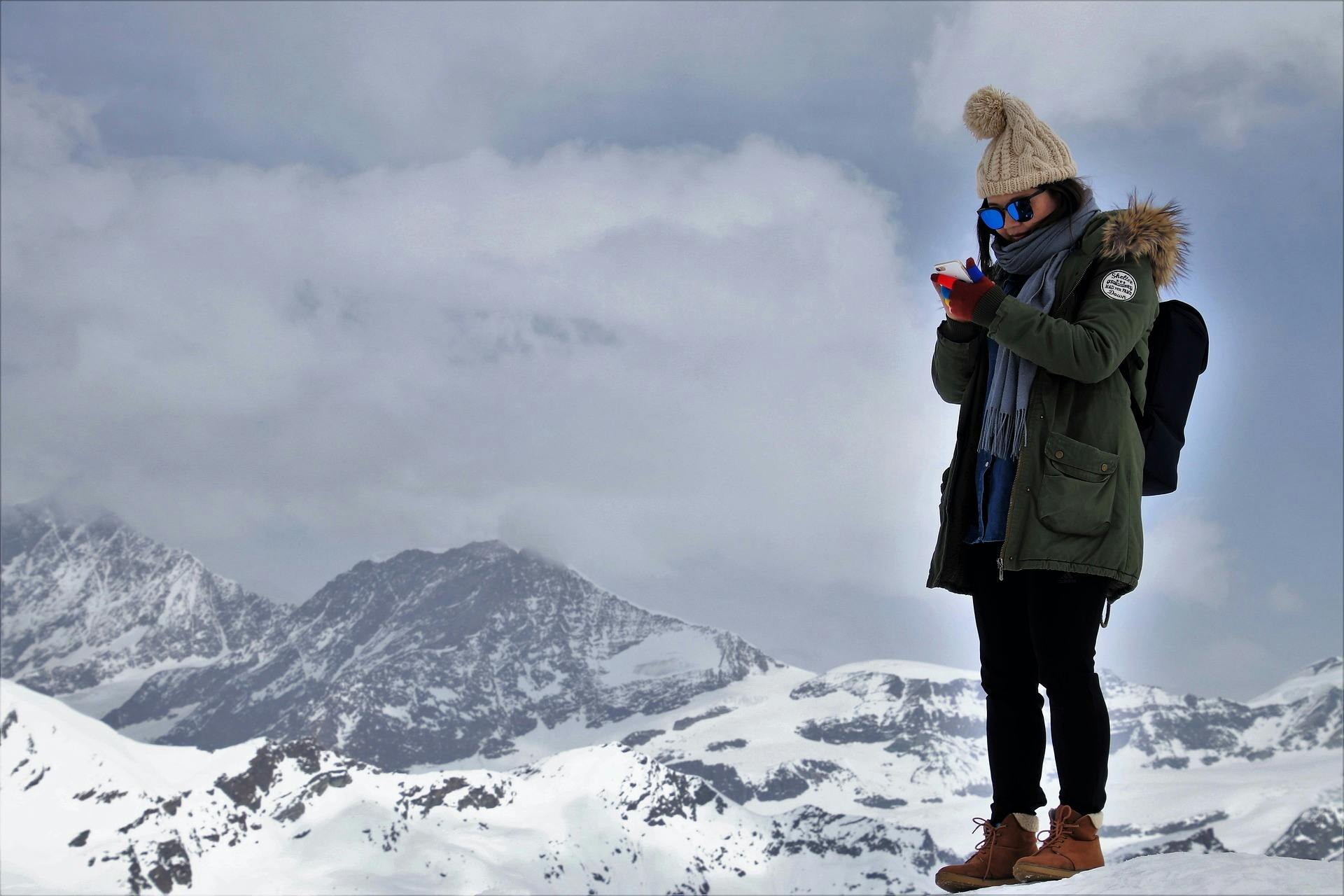 Neuerdings möglich - während der alpinen Wanderung die Einladung für den Freundschaftsmatch hochladen, Netzabdeckung vorausgesetzt. - Image by <a href="https://pixabay.com/users/pasja1000-6355831/?utm_source=link-attribution&utm_medium=referral&utm_campaign=image&utm_content=3315120">❄️♡💛♡❄️ Julita ❄️♡💛♡❄️</a> from <a href="https://pixabay.com//?utm_source=link-attribution&utm_medium=referral&utm_campaign=image&utm_content=3315120">Pixabay</a>